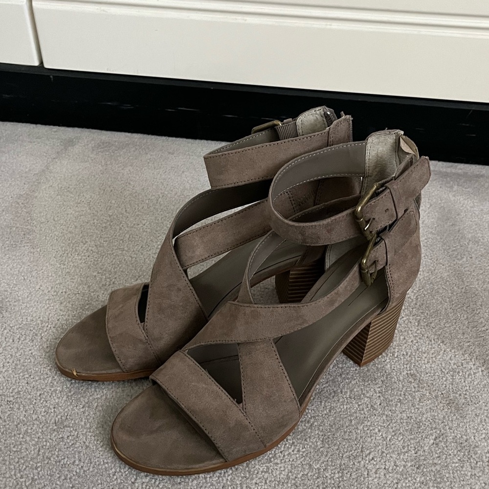 MELROSE AND MARKET 2 inch heels